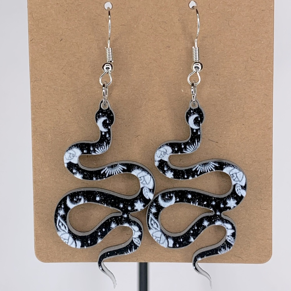Chic Black Acrylic Snake-Shaped Dangle Earrings Udan Rose & Star Moon Print
